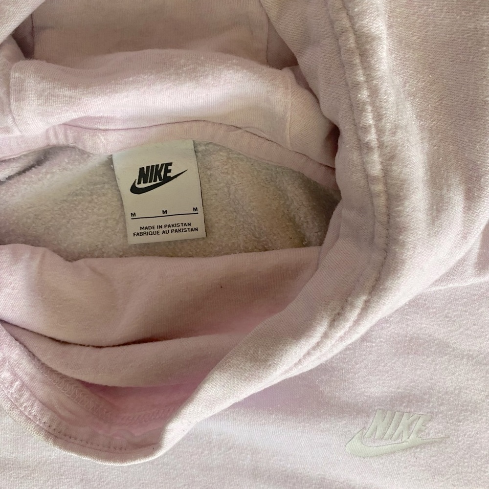 Women’s Nike hoodie (M)